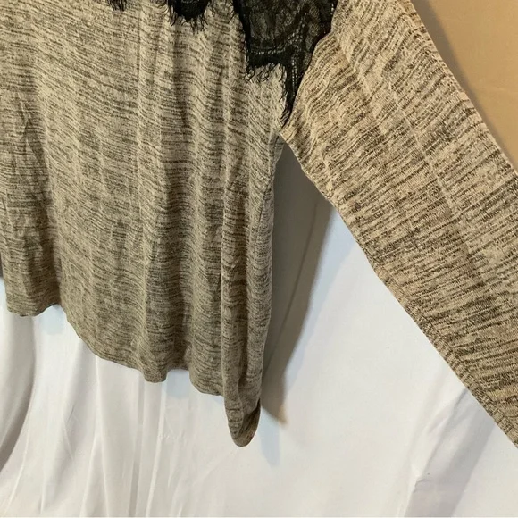 Loramendi Women’s Long Sleeve Heathered Oatmeal color with Black lace trim XL - Picture 4 of 16